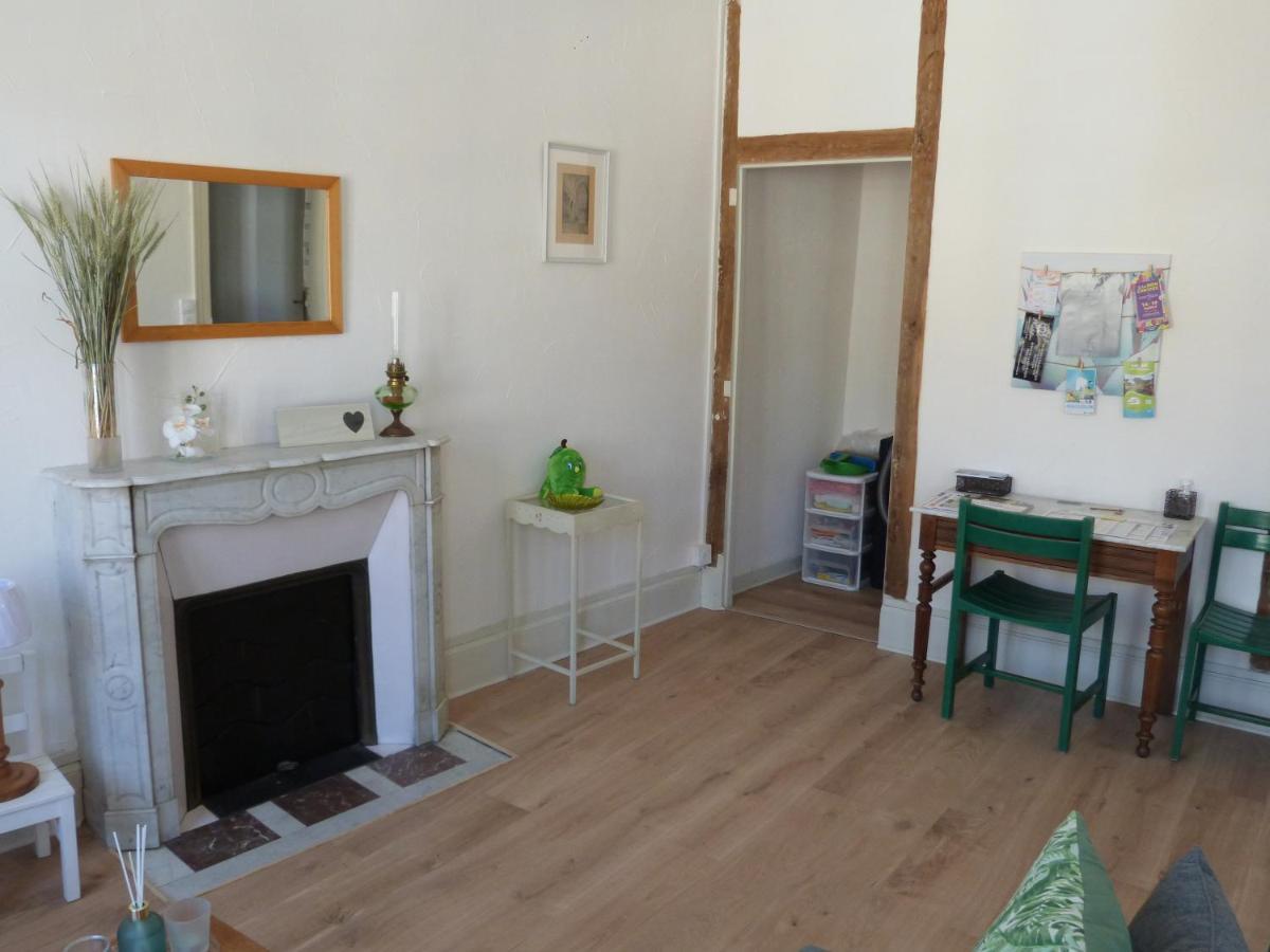 Ferienwohnung le Compostelle Issoudun Exterior foto